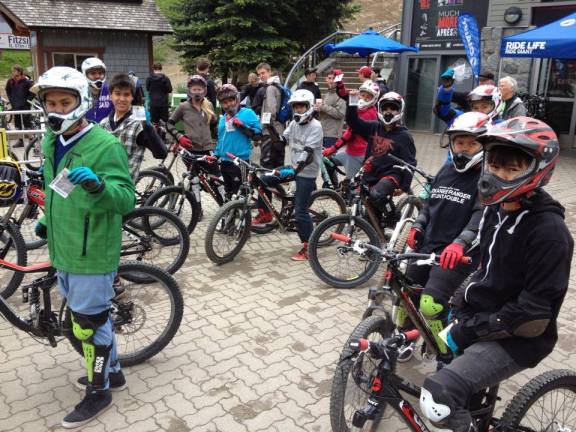 943483_670876392928984_639759982_n