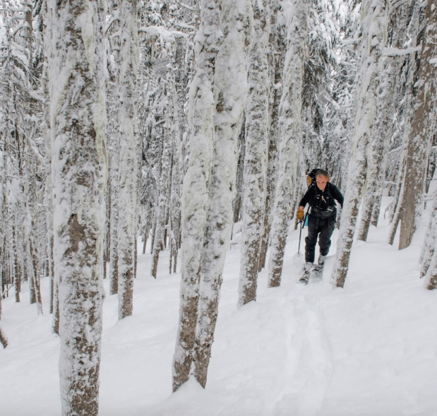 Sam McKoy's dad skinning up.png