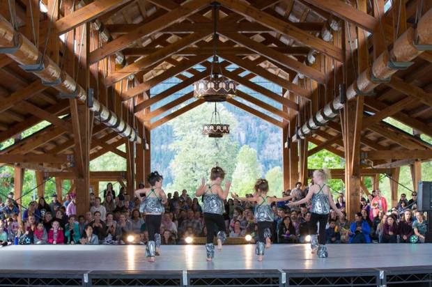 33377014_1064101970420987_2715367866009387008_n